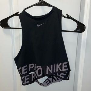 Nike workout top cropped crossover